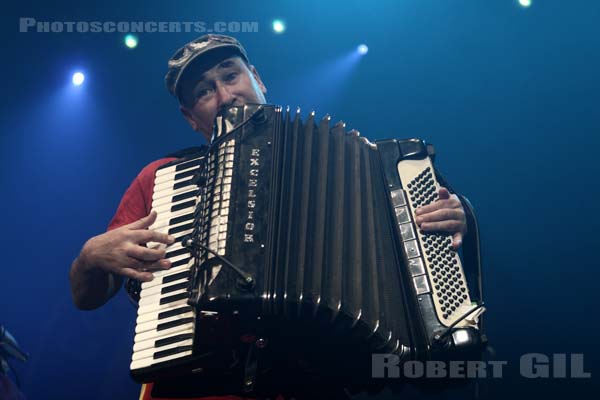 GOGOL BORDELLO - 2008-04-20 - PARIS - Zenith - Yuri Lemeshev